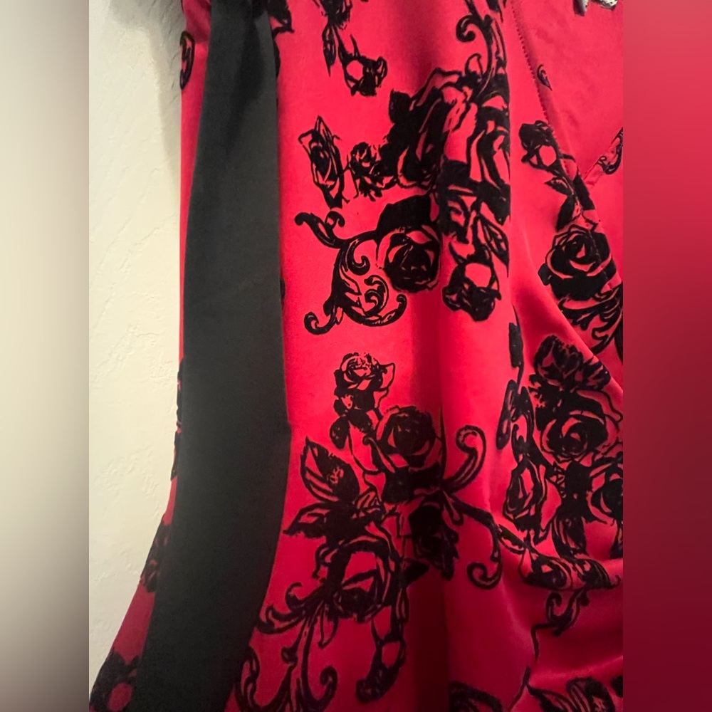 Almost Famous Red and Black Floral Wrap Mini Dress - Picture 5 of 8